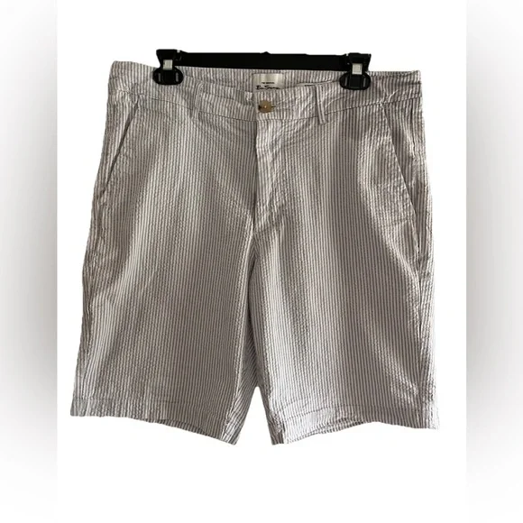 Ben Sherman Mens Seersucker Shorts size 34 Blue White Stripe Stretch Flat Front - Picture 1 of 4